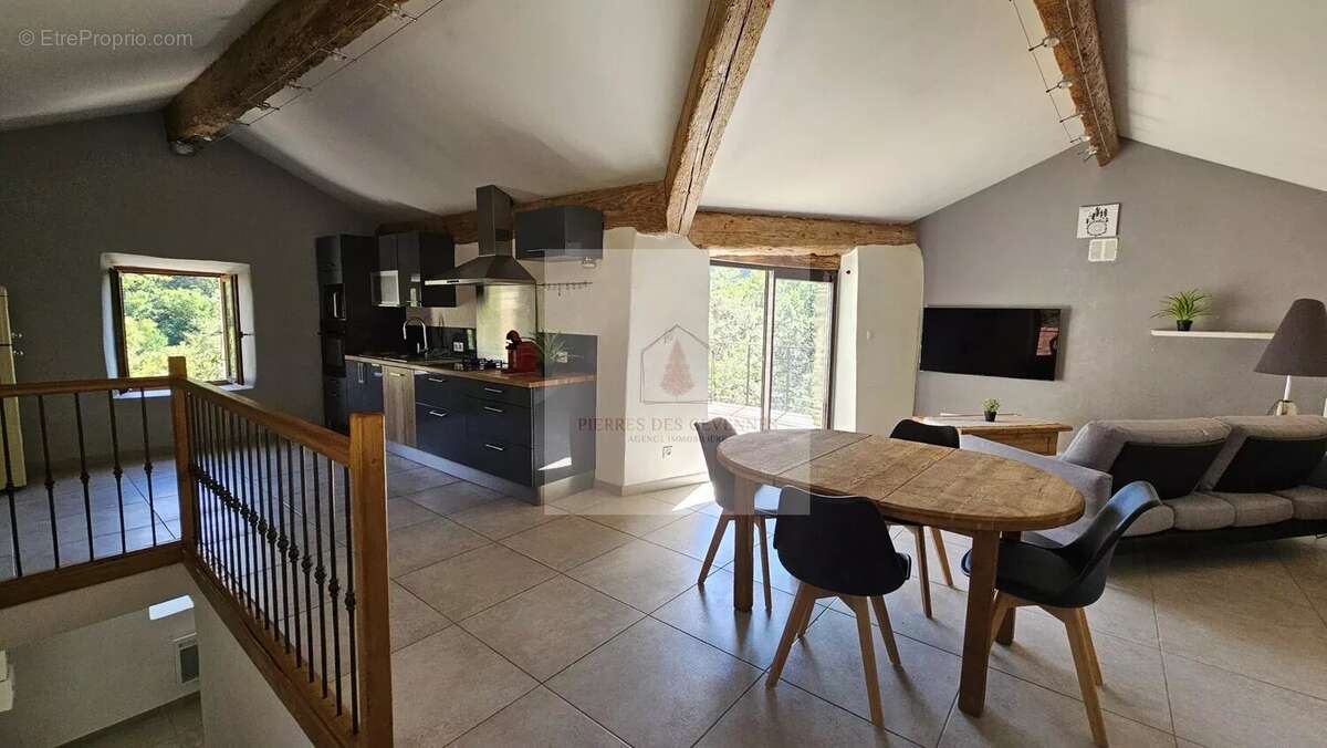 Maison à LE COLLET-DE-DEZE