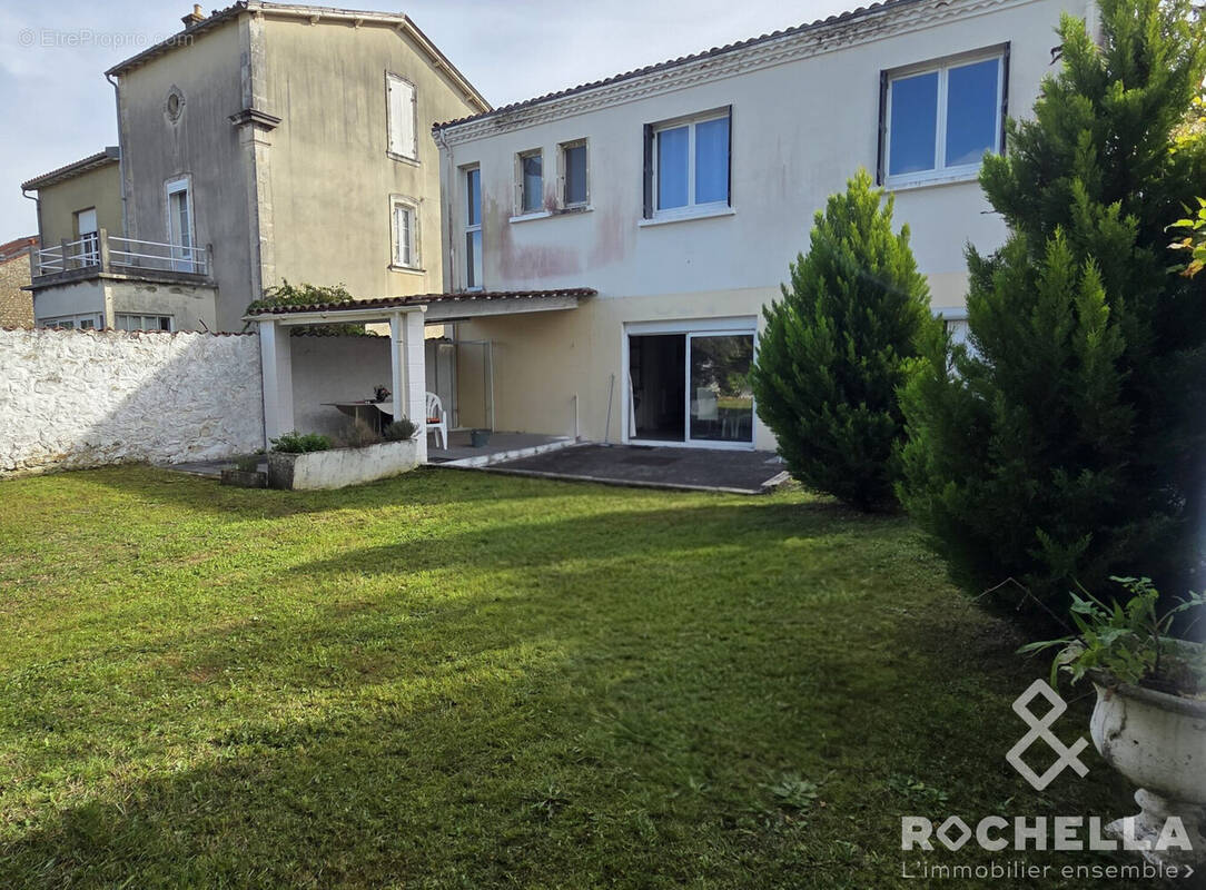 Maison à SAINT-JEAN-D&#039;ANGELY