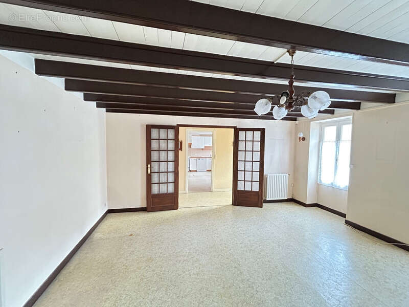 Maison à CHANTECORPS