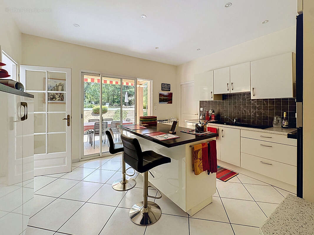 A vendre Maison Montauban (82) 5 chambres 185 m2 piscine garage  clim - photo 7