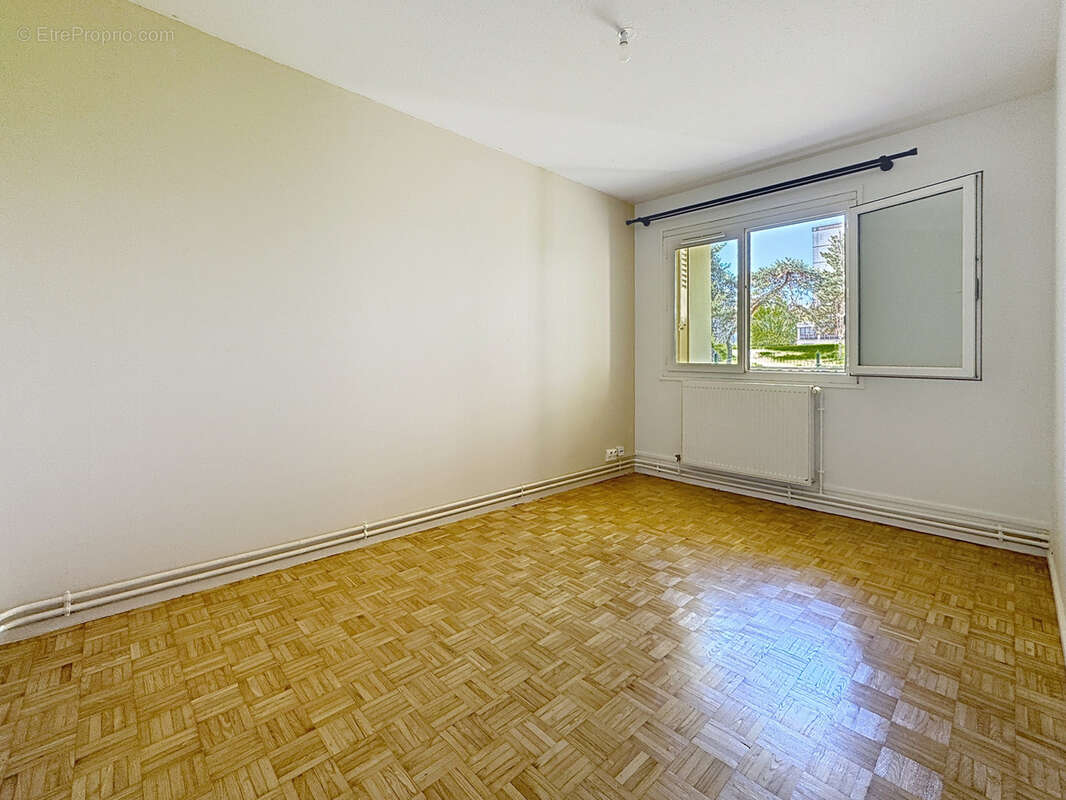 Appartement à SAINT-GENIS-LAVAL