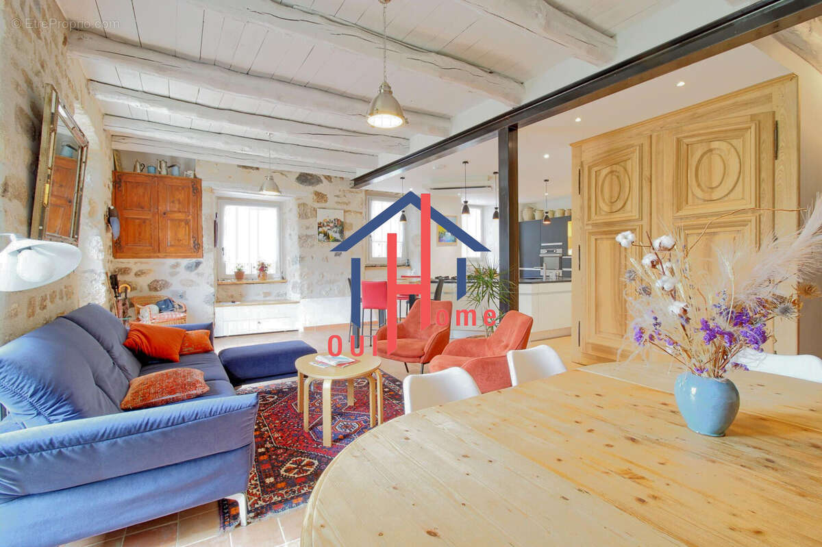 Maison à SAINT-JULIEN-CHAPTEUIL