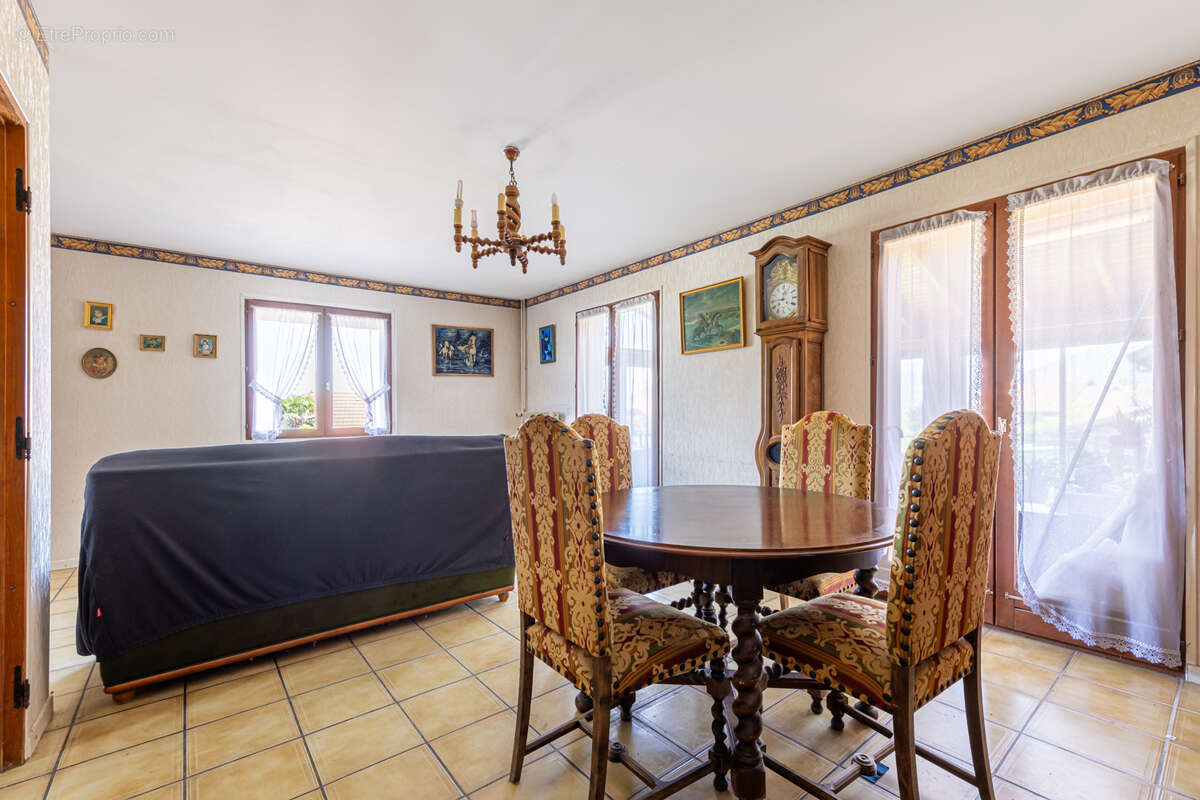 Propriété 7 pièces 183 m2 - photo 6