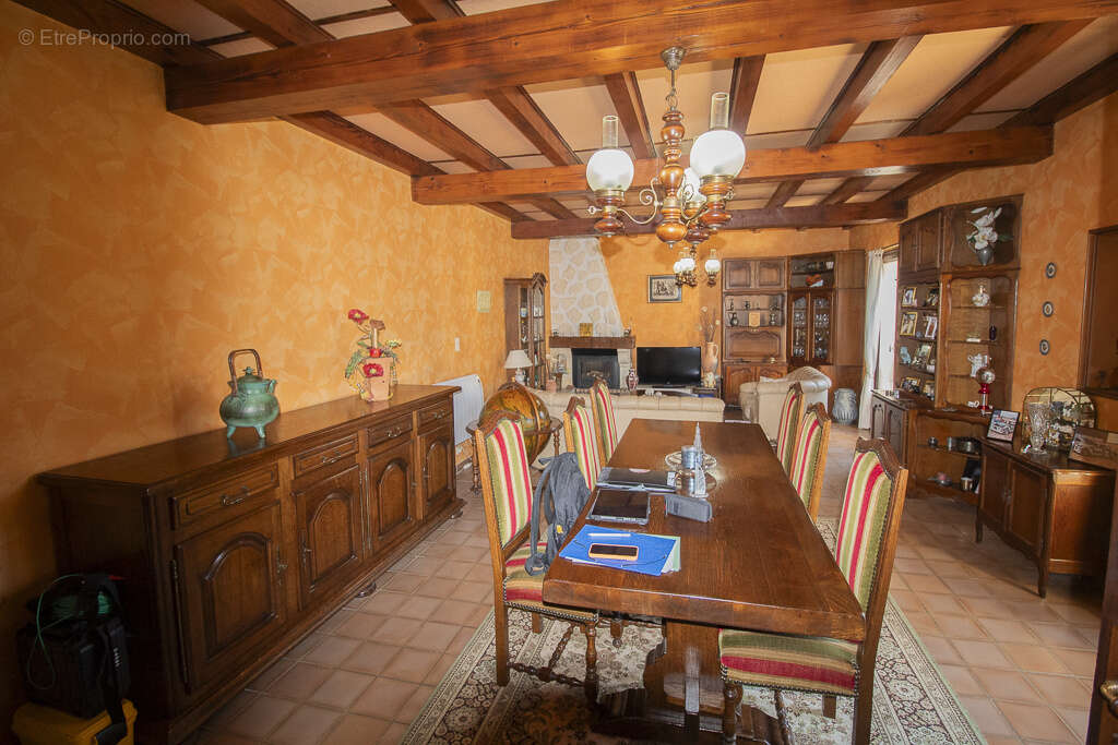 Maison à SAINT-JEAN-DE-SOUDAIN