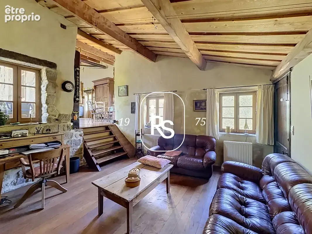 Propriété de charme de deux maisons avec piscine et un total de 2,53 ha de terrain naturel. - photo 13