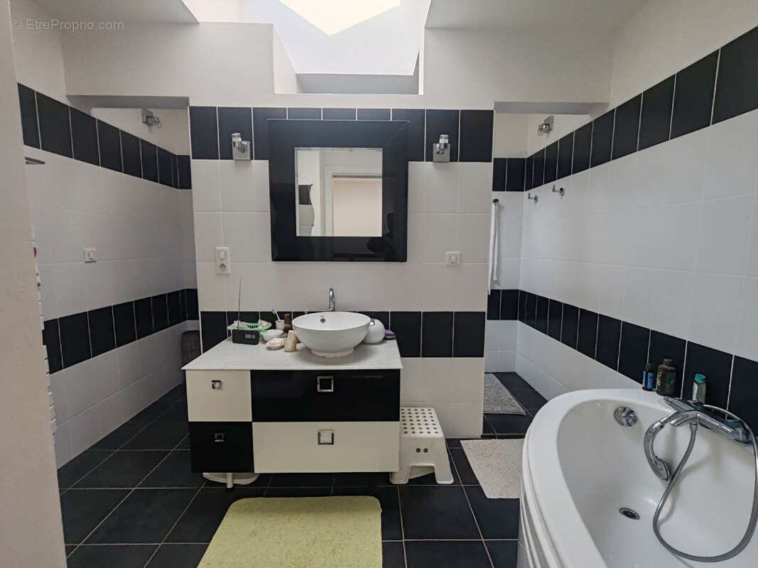 Maison à MONTLOUIS-SUR-LOIRE