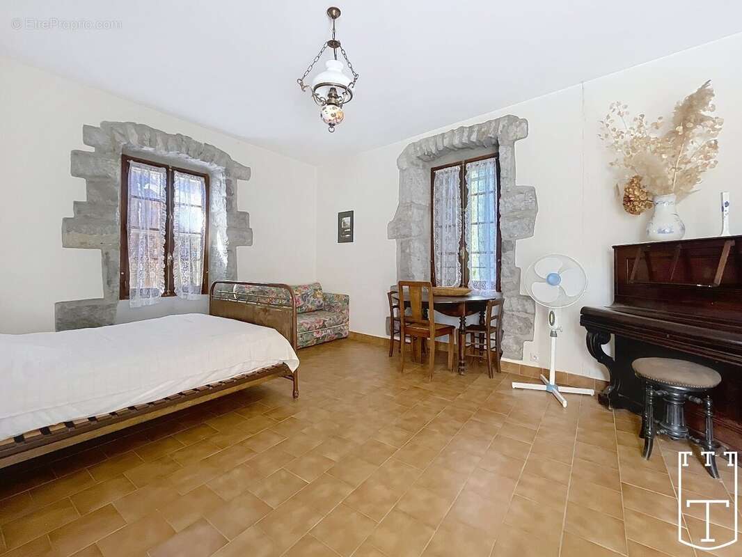 100% charme avec cette bâtisse + 1 dépendance [sud Ardèche] - photo 13