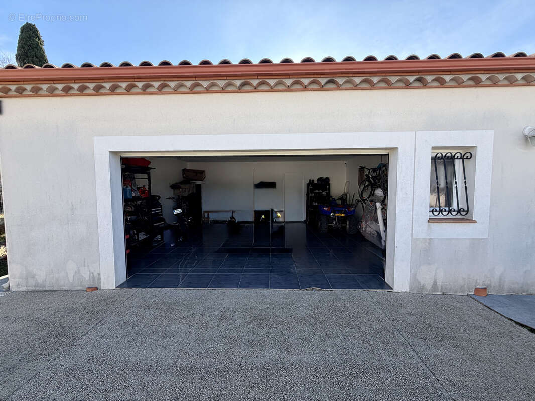 Maison à GALLARGUES-LE-MONTUEUX