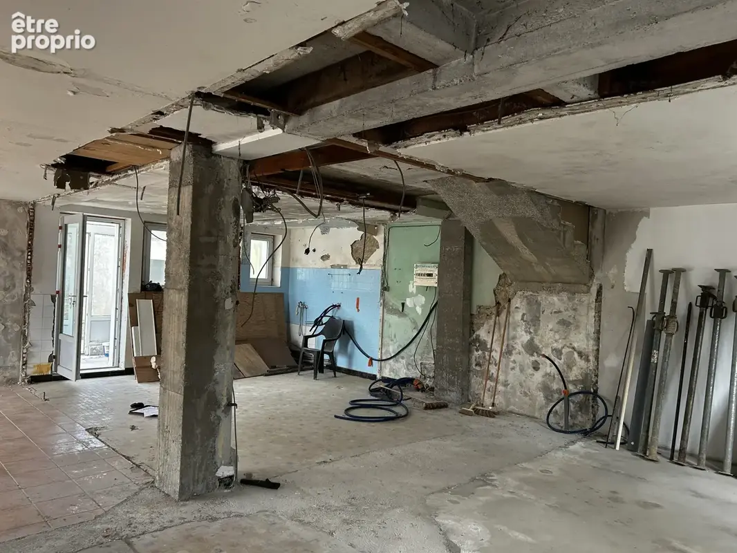 Maison avec 3 appartements et hangar - Proche du bourg - photo 12