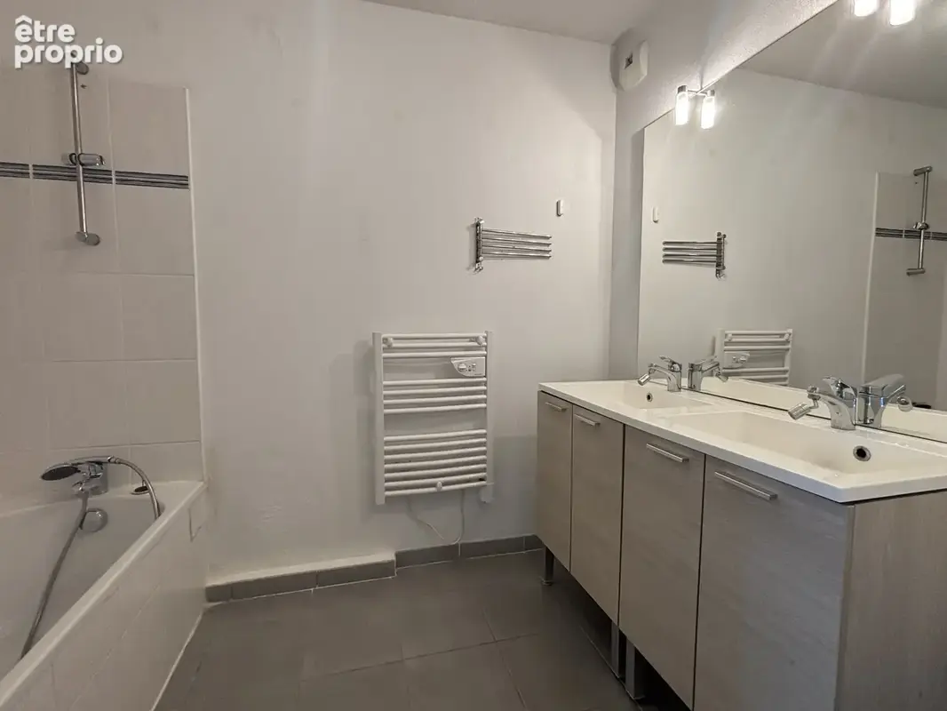 Appartement T3 de 66 m2 avec vaste terrasse de 18 m2 et garage fermé   Marseille 13004 Les Chartreux - photo 10
