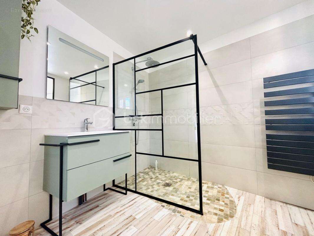 Maison à VILLENEUVE-SUR-YONNE