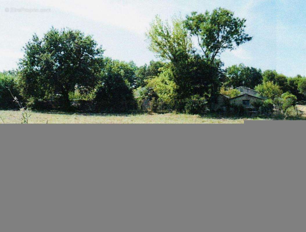 Terrain à SAINT-PAUL-LES-FONTS