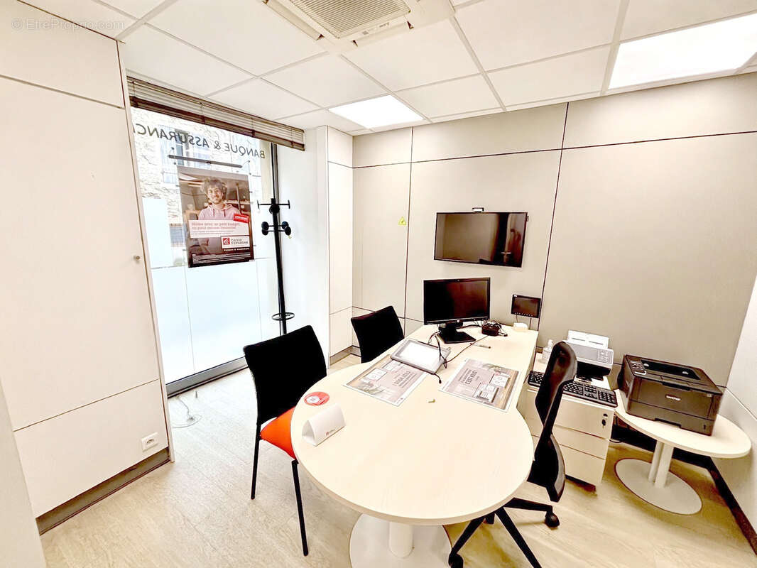 Commerce à TAULIGNAN