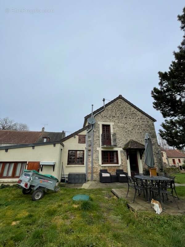 Maison à CLUGNAT