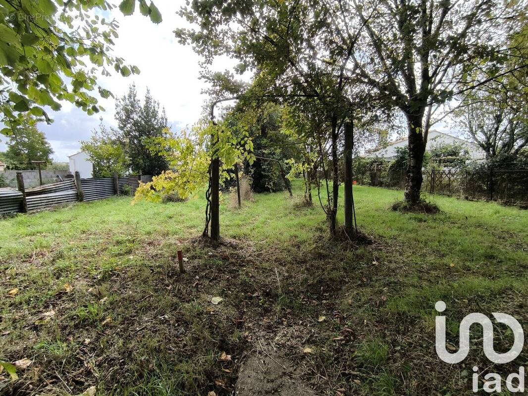 Photo 1 - Terrain à MOUTIERS-LES-MAUXFAITS