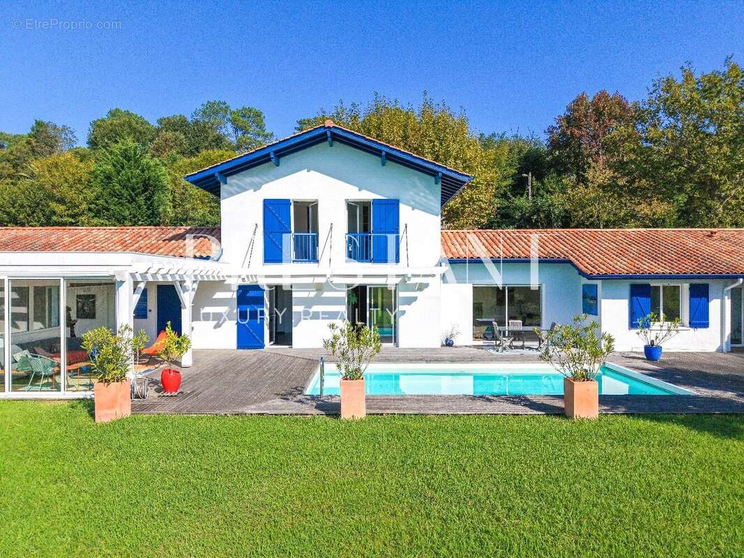Bidart  Maison contemporaine avec piscine et vue montagne - photo 4