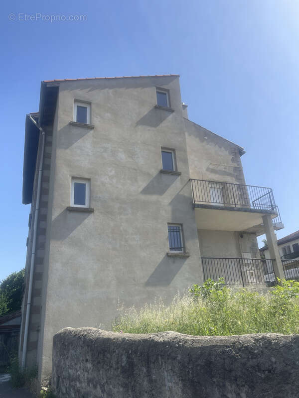 Appartement à UNIEUX