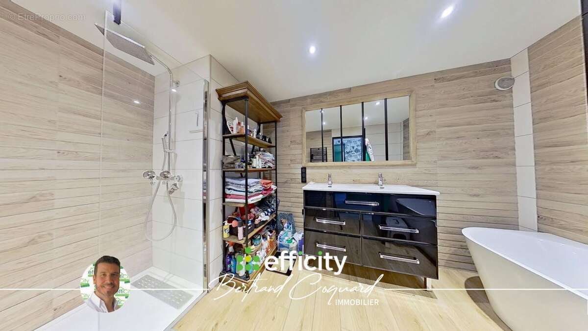 Maison 200 m² à Saint-Jodard  - photo 13