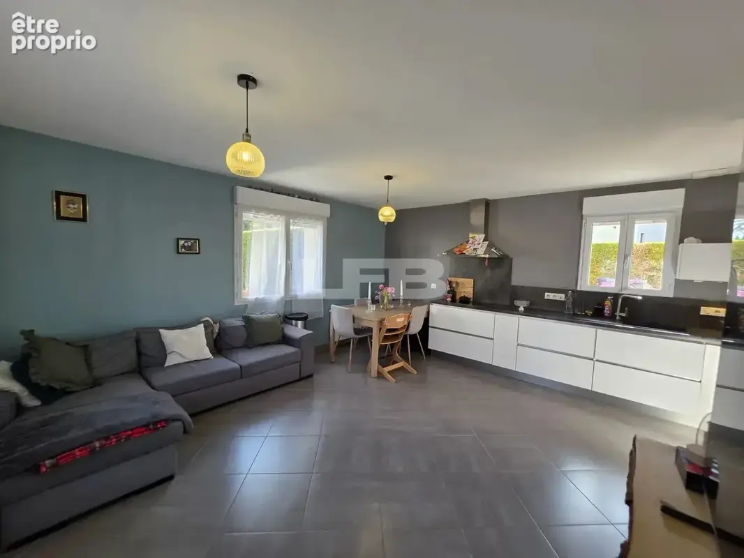 Maison + petit terrain avec terrasse + deux parkings - photo 3