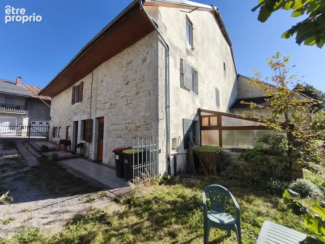 Maison à THEZILLIEU