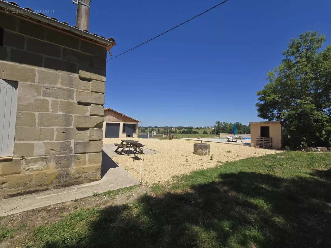 Maison de pierre de taille avec belle piscine - photo 12