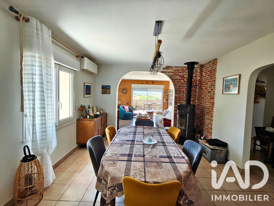 Photo 6 - Maison à CORDELLE