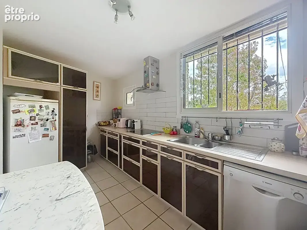 Maison d'architecte avec dépendance, piscine et plus de 6 000 m² de terrain - photo 12