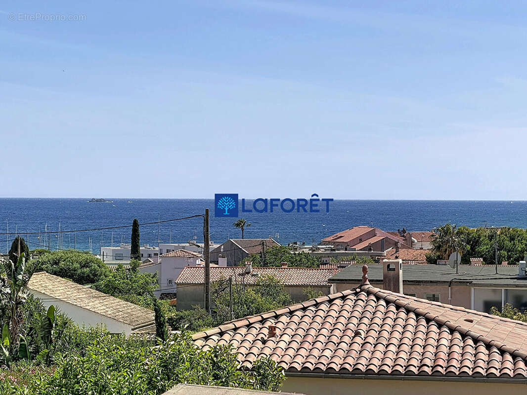 Appartement à CARQUEIRANNE