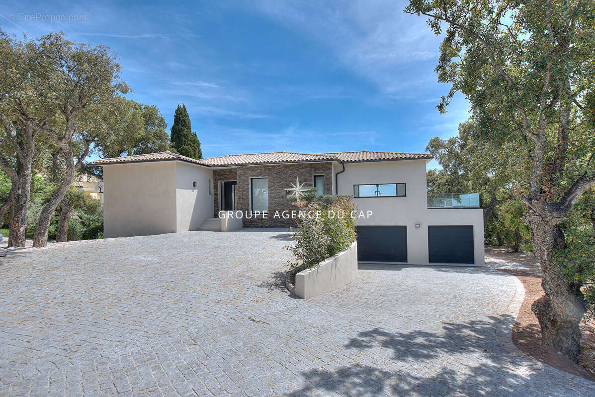 Maison à LES ISSAMBRES