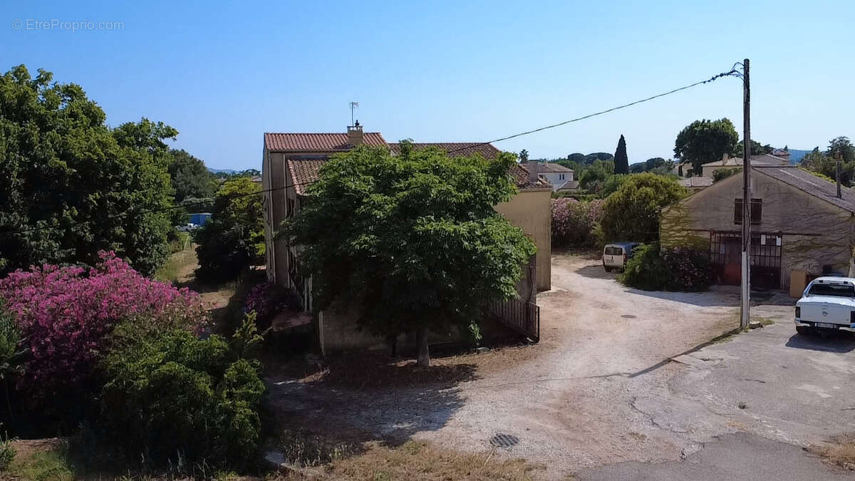 Maison à SOLLIES-VILLE