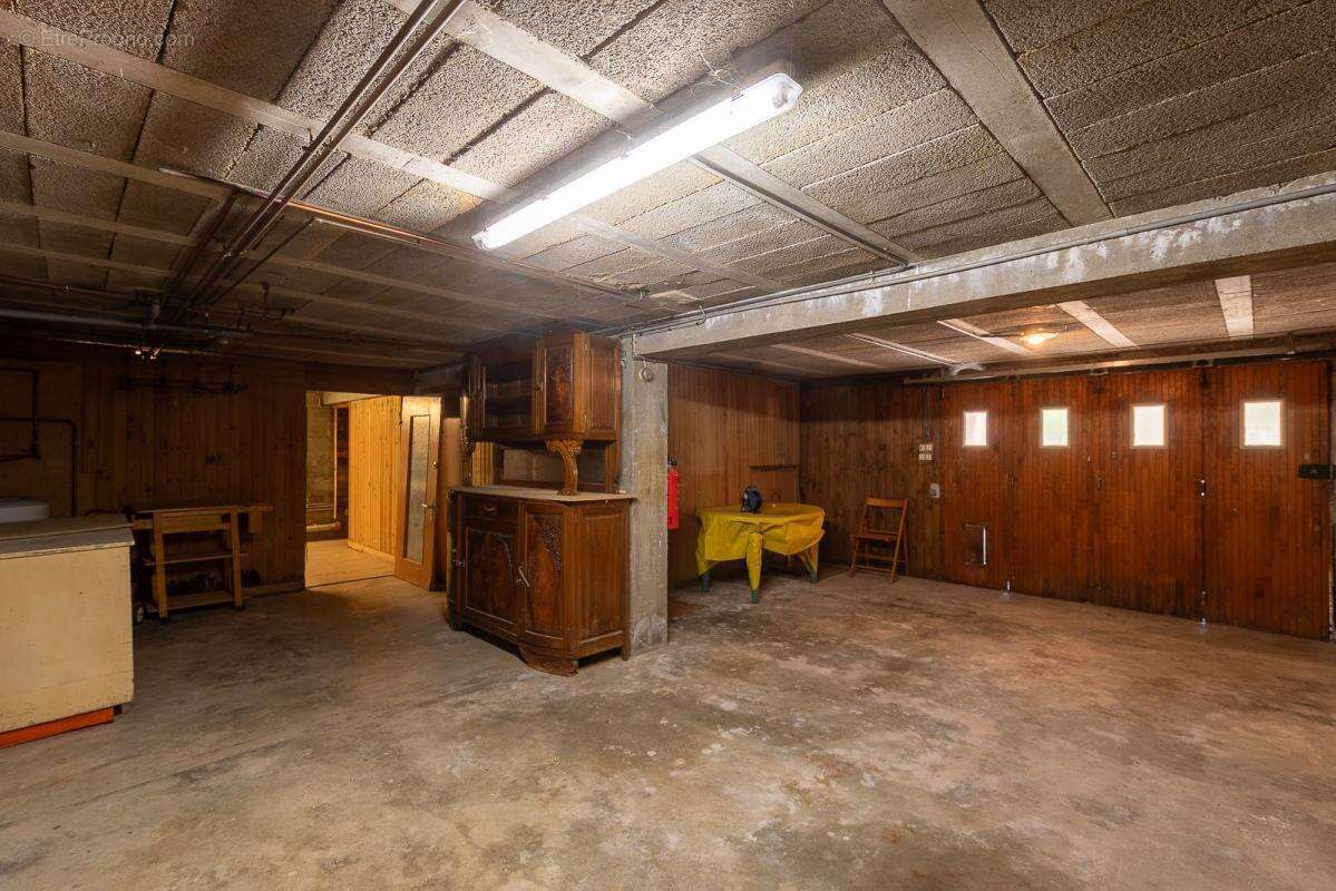 HURIGNY – Chalet suisse d'exception de 110m² sur 2 400 m² de terrain sans vis-à-vis – Fort potentiel de rénovation ! - photo 22