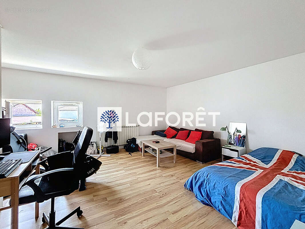 Maison à VILLIEU-LOYES-MOLLON