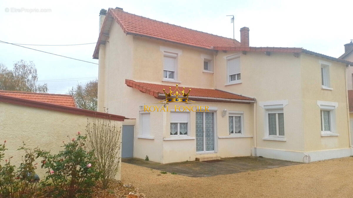 Maison à CHATELLERAULT