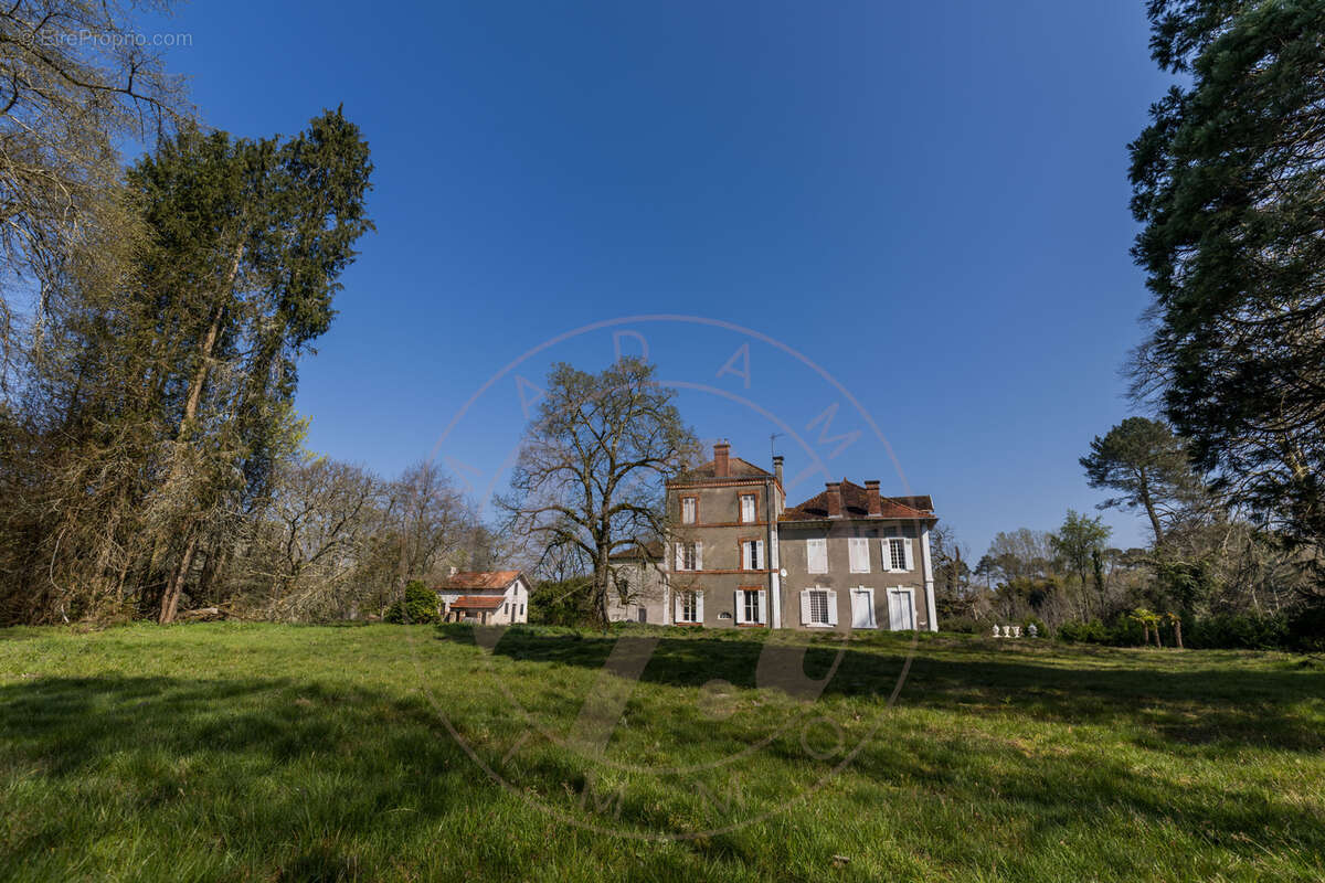 Maison à CAMPAGNE