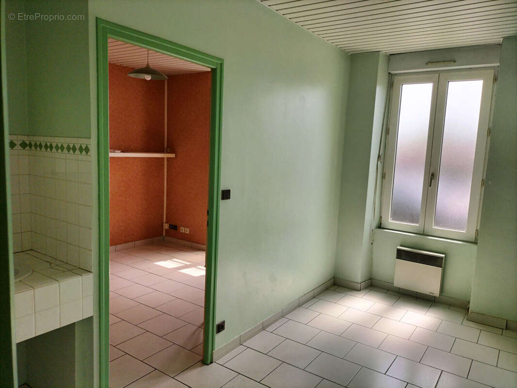 Commerce à TONNAY-CHARENTE