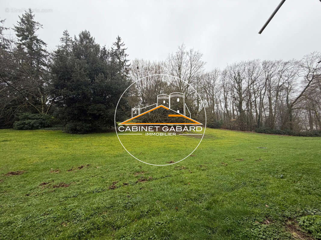 Appartement à AVRILLE