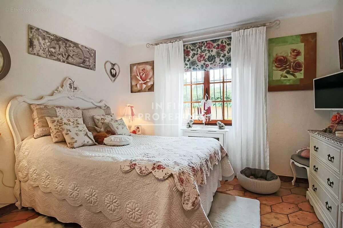 Maison à MANDELIEU-LA-NAPOULE