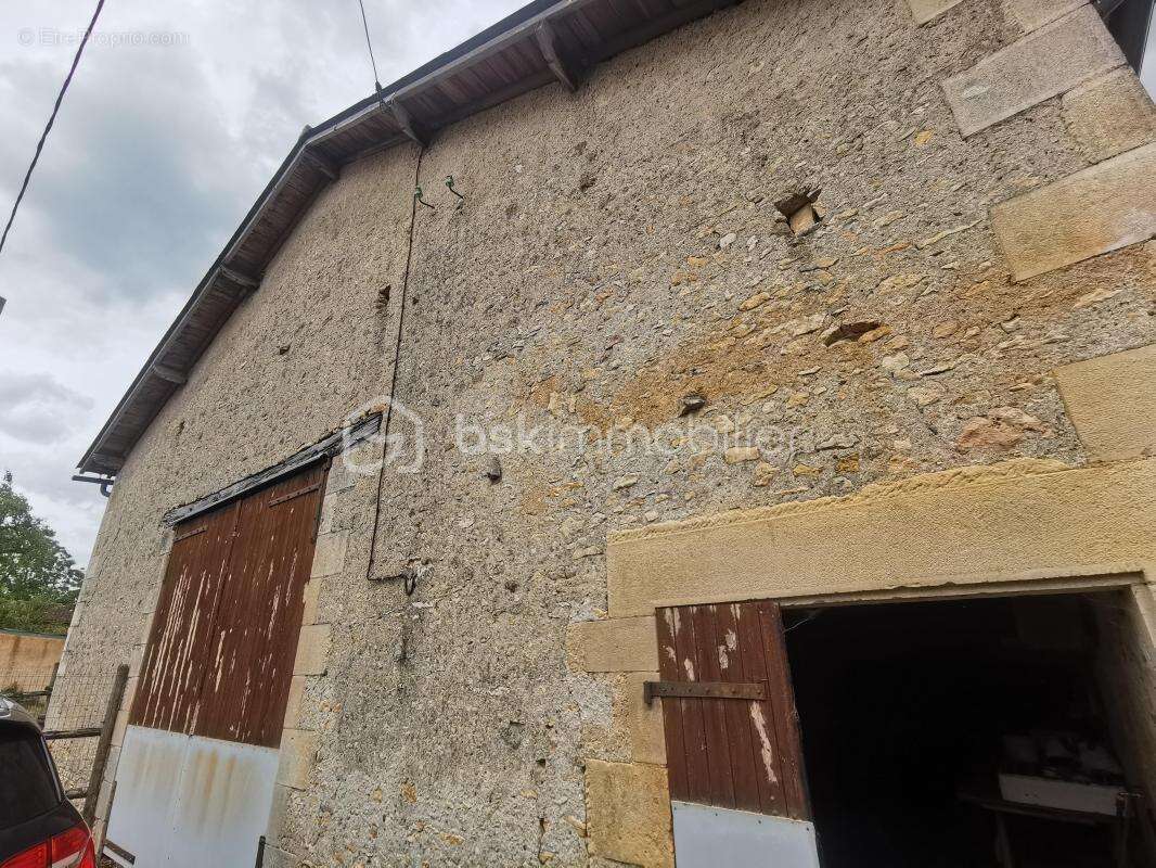 Maison à LEIGNES-SUR-FONTAINE