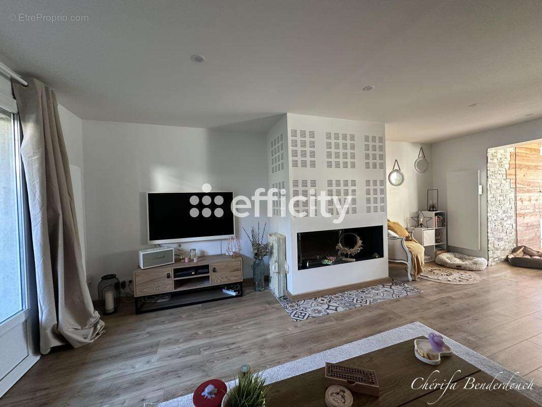 Appartement à TRESSES