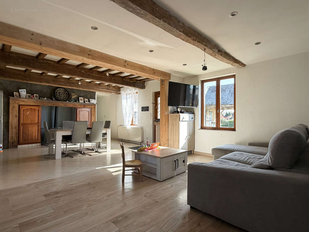Maison à MOYENNEVILLE