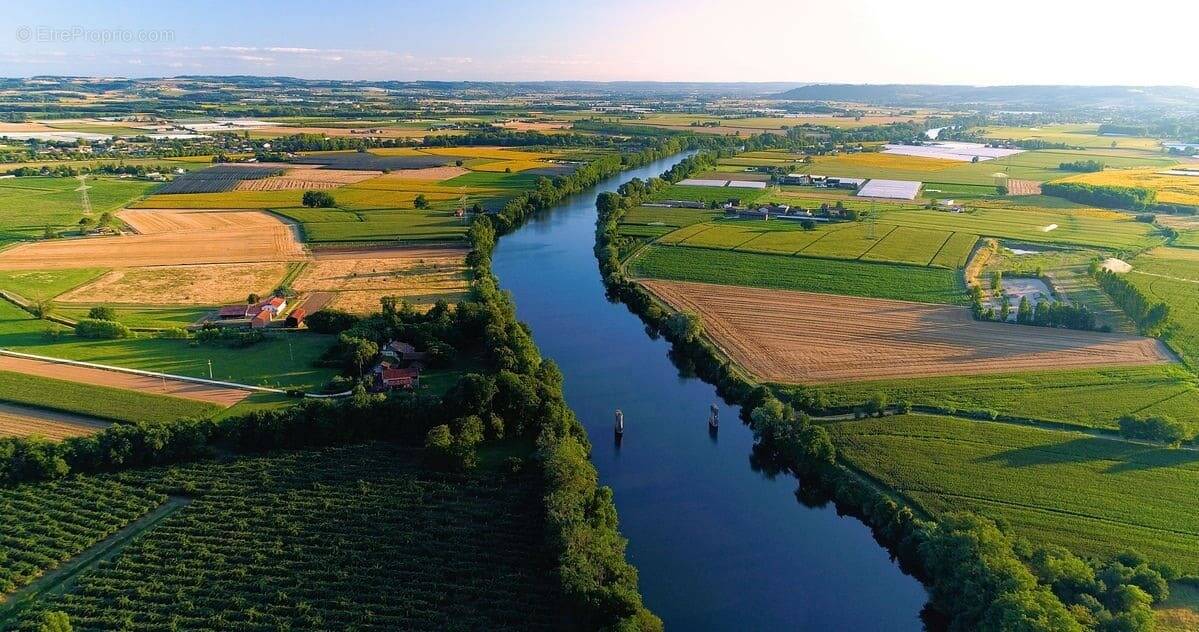Terrain à TALMONT-SAINT-HILAIRE