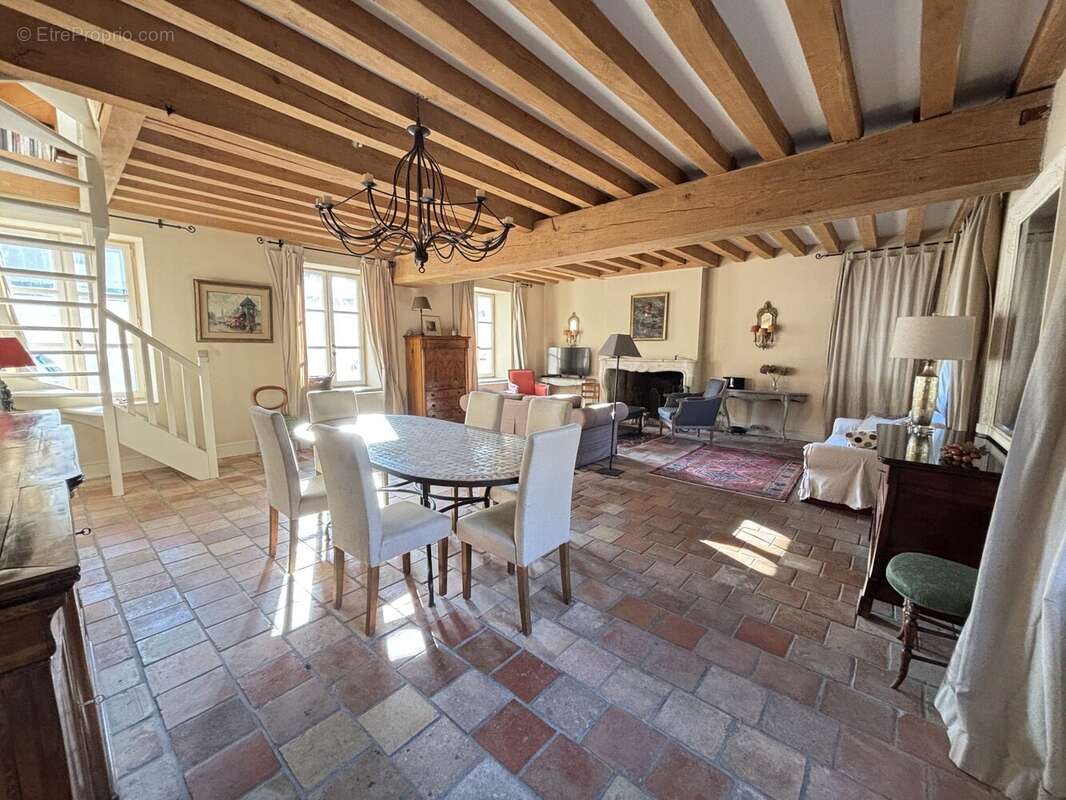 Maison à COMPIEGNE