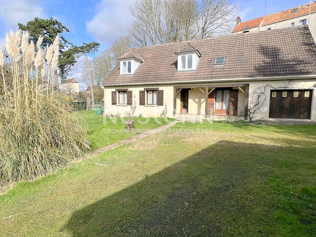 Maison à CHARS