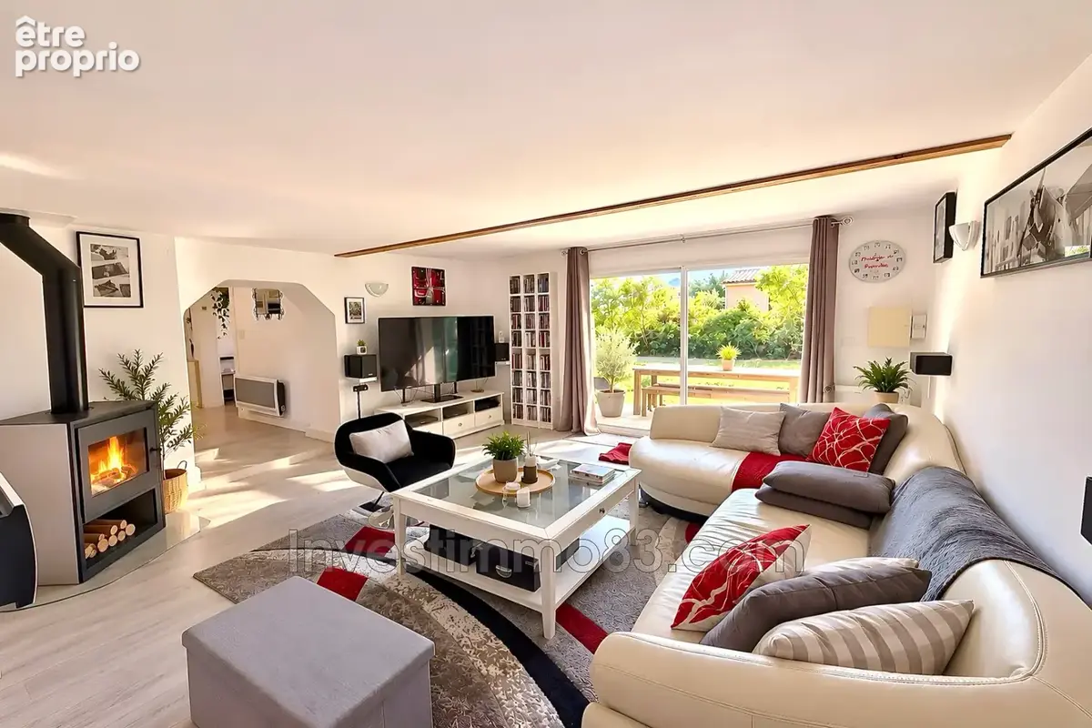 Maison 7 pièces 200 m² à vendre à Pourrieres (83910) - photo 2