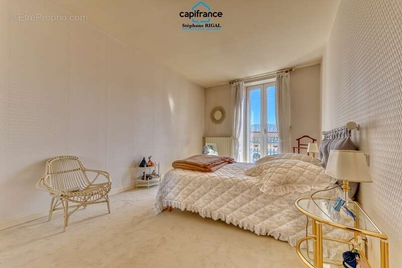 Maison à vendre 6 pièces  de 165m2 habitables sur terrain de 770m2 avec piscine et garage - photo 13