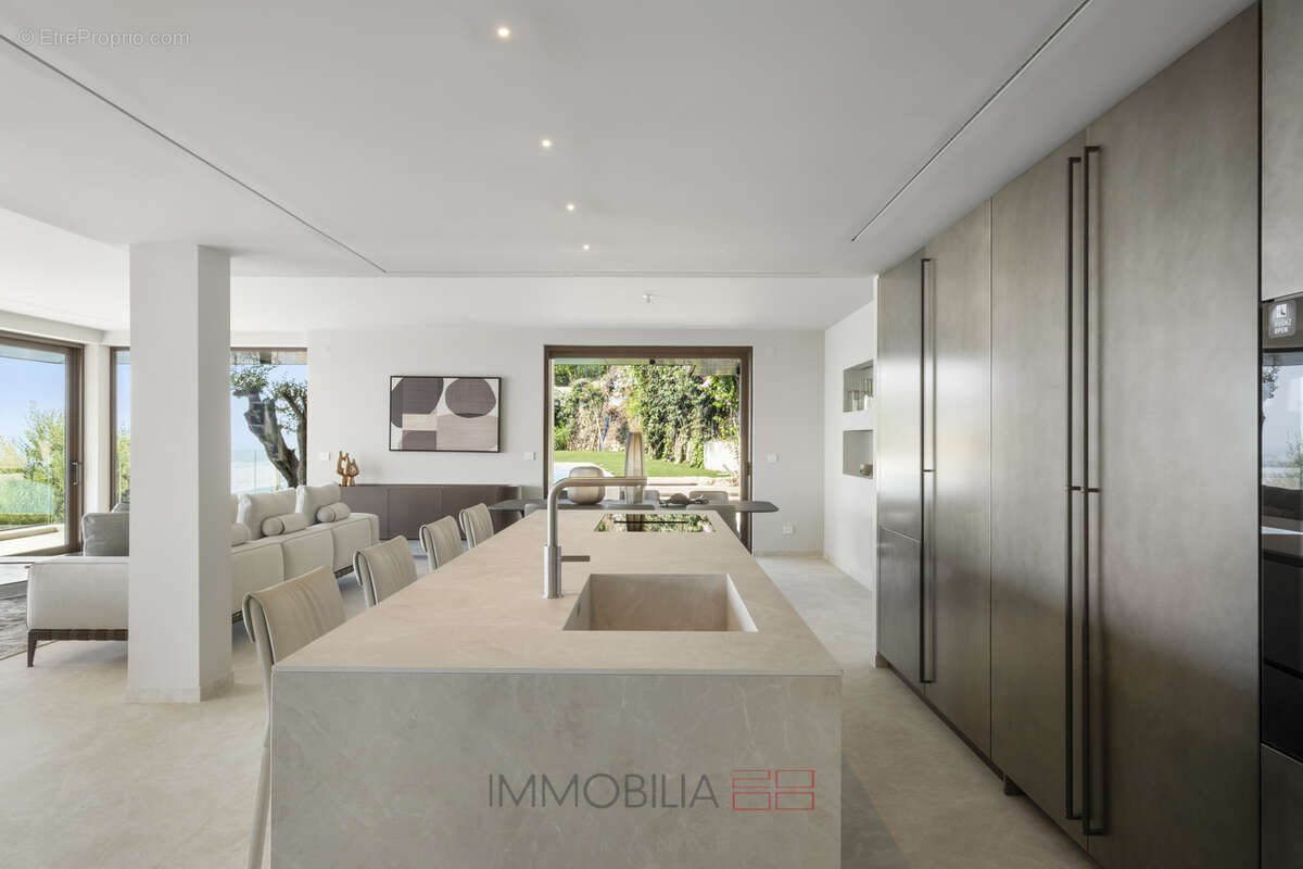 Villa contemporaine rénovée avec vue mer spectaculaire   Secteur Golfe Bleu, à deux pas de Monaco - photo 6
