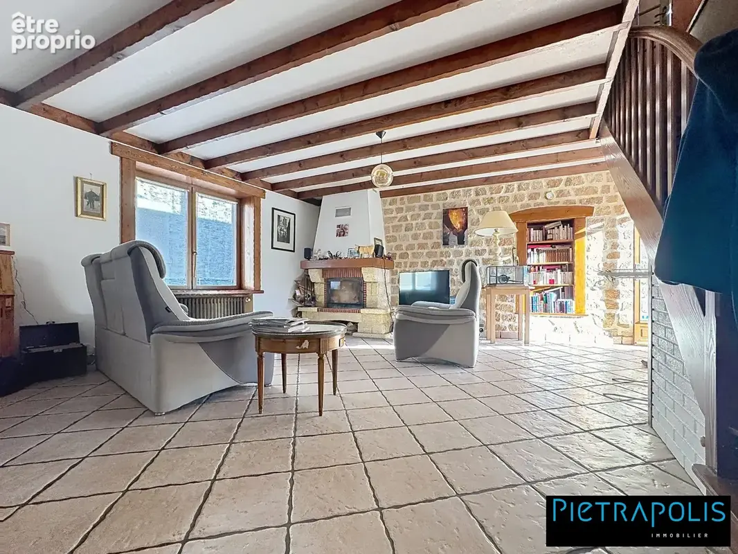 Maison 6 pièces 130 m² à vendre à Ouroux (69860) - photo 2