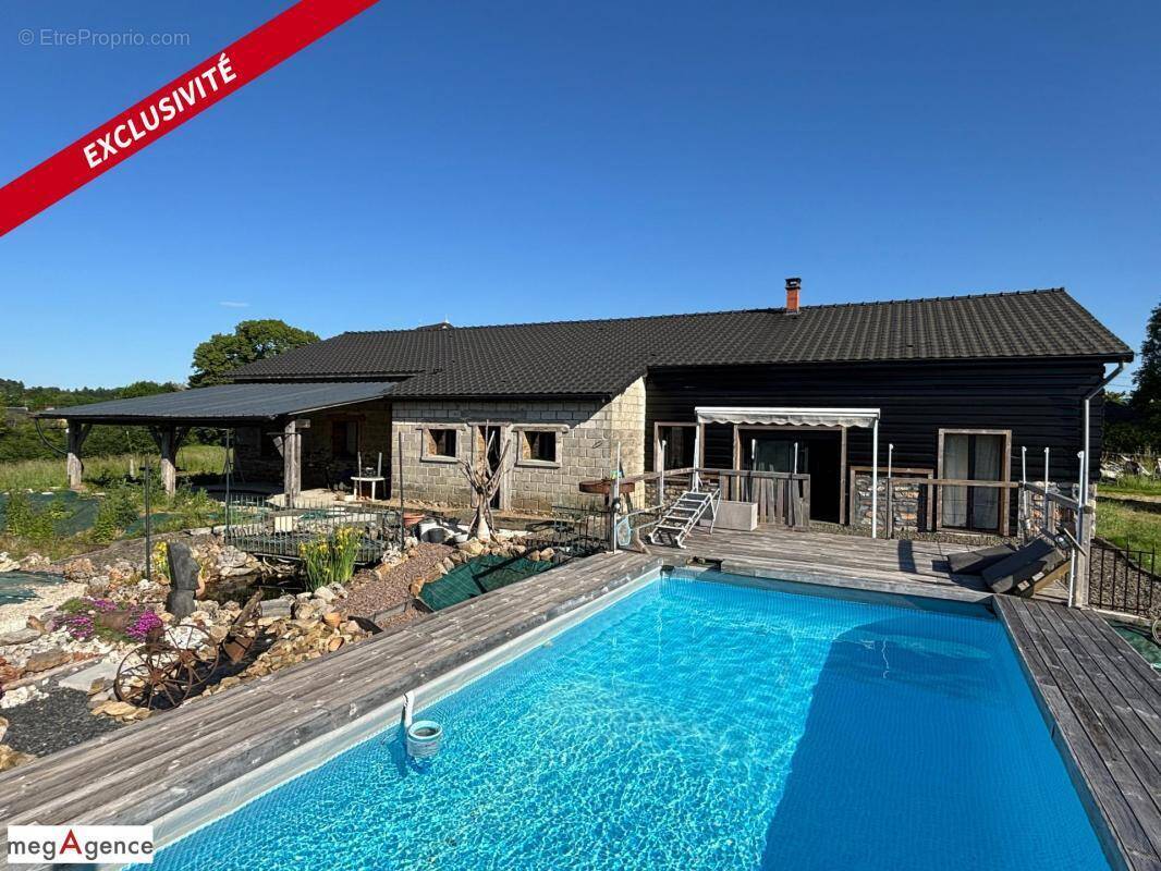 Maison à SAINT-GERMAIN-LES-VERGNES