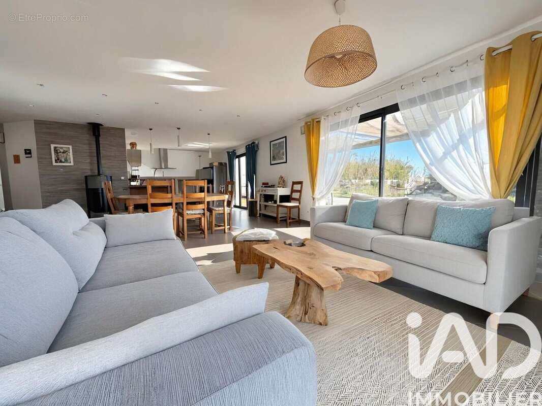 Maison 162 m² à La Jarrie  - photo 9
