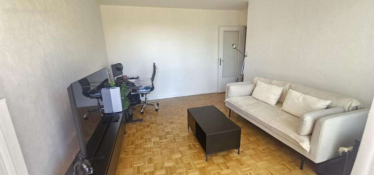 Appartement à SAINT-GENIS-LAVAL